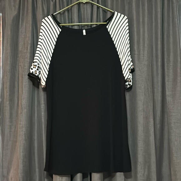 Cheetah print Tee - Picture 1 of 4